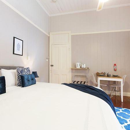 בריסביין 99 Kirkland Bed & Breakfast חדר תמונה